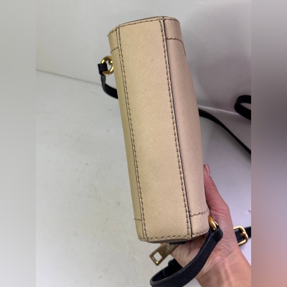 Marc Jacobs Beige Leather Playback Crossbody Bag - Picture 2 of 14